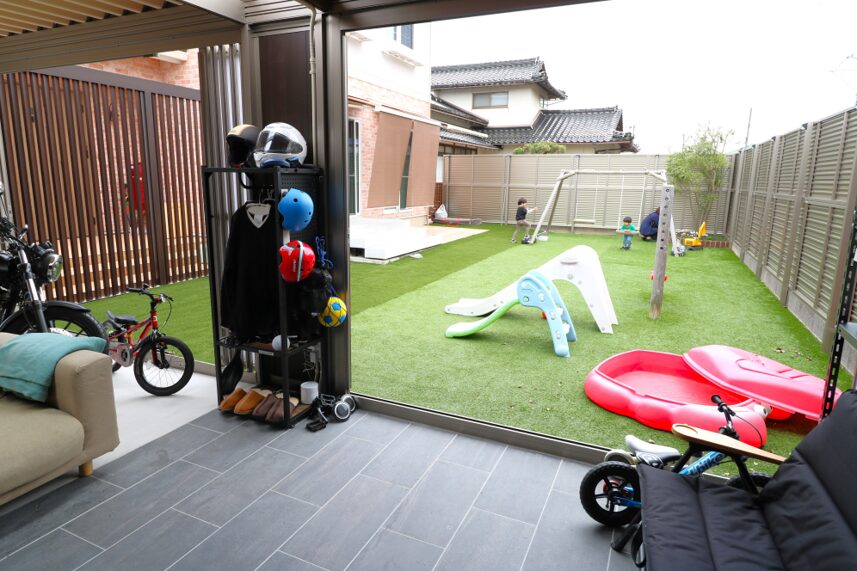 益田市 外構リフォーム バイクや趣味用品を収納したガレージ