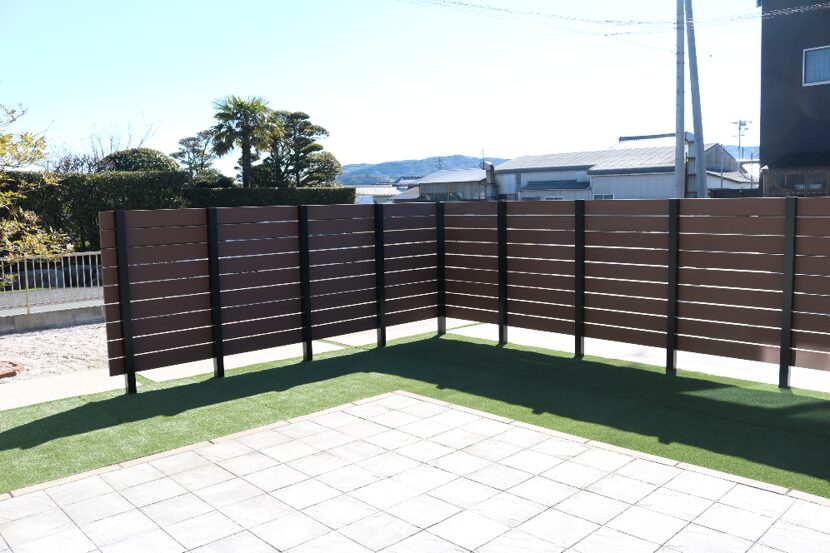 益田市 外構リフォーム プライバシーを守る目隠しフェンス設置