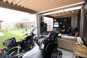 益田市 外構リフォーム バイクや趣味用品を収納したガレージ