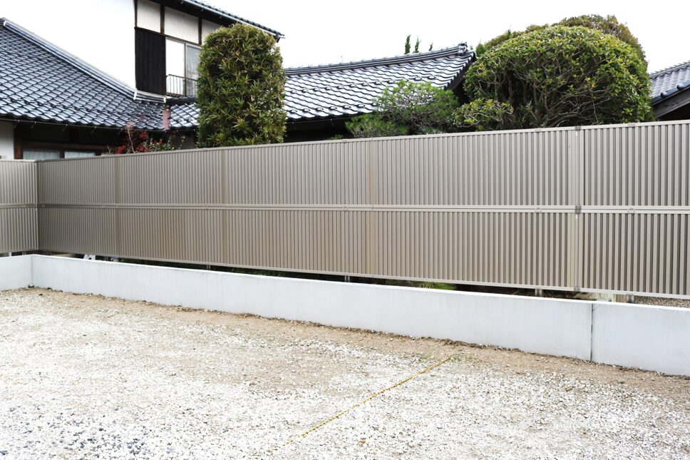 益田市 外構工事 丈夫で安心なフェンス施工後の様子