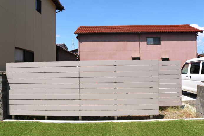 益田市 外構リフォーム プライバシー確保のための目隠しフェンス施工