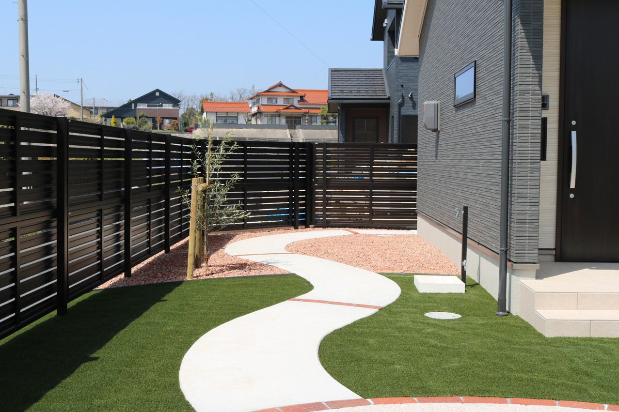 益田市で施工した目隠しフェンス事例