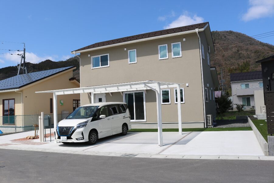 益田市 外構工事 デザインブロックで区切られた駐車スペース