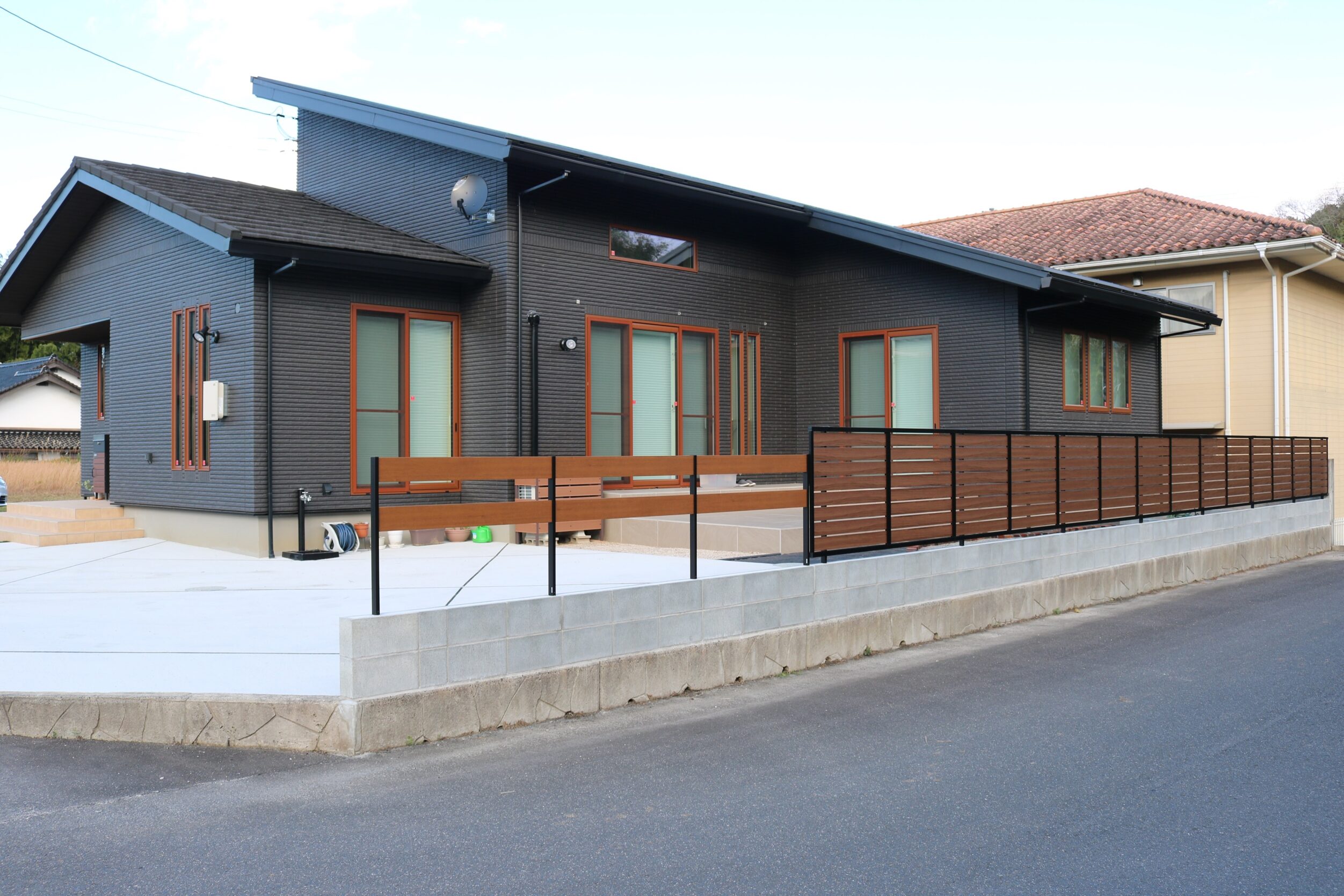 益田市 外構リフォーム デザインと安全性を両立したフェンス