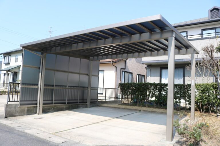 益田市で施工したソルディーポートのカーポート