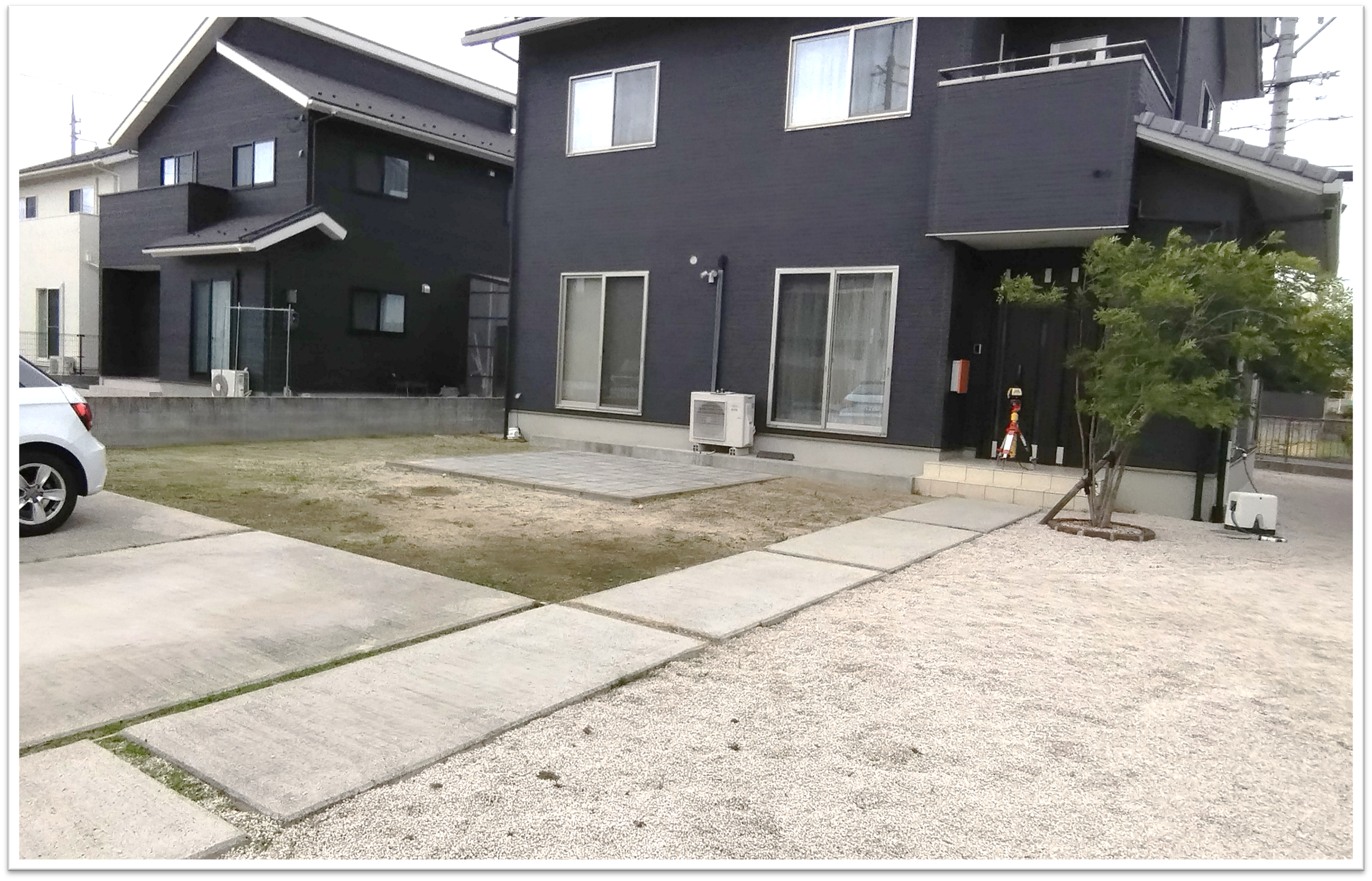 益田市 外構リフォーム前の駐車場全景