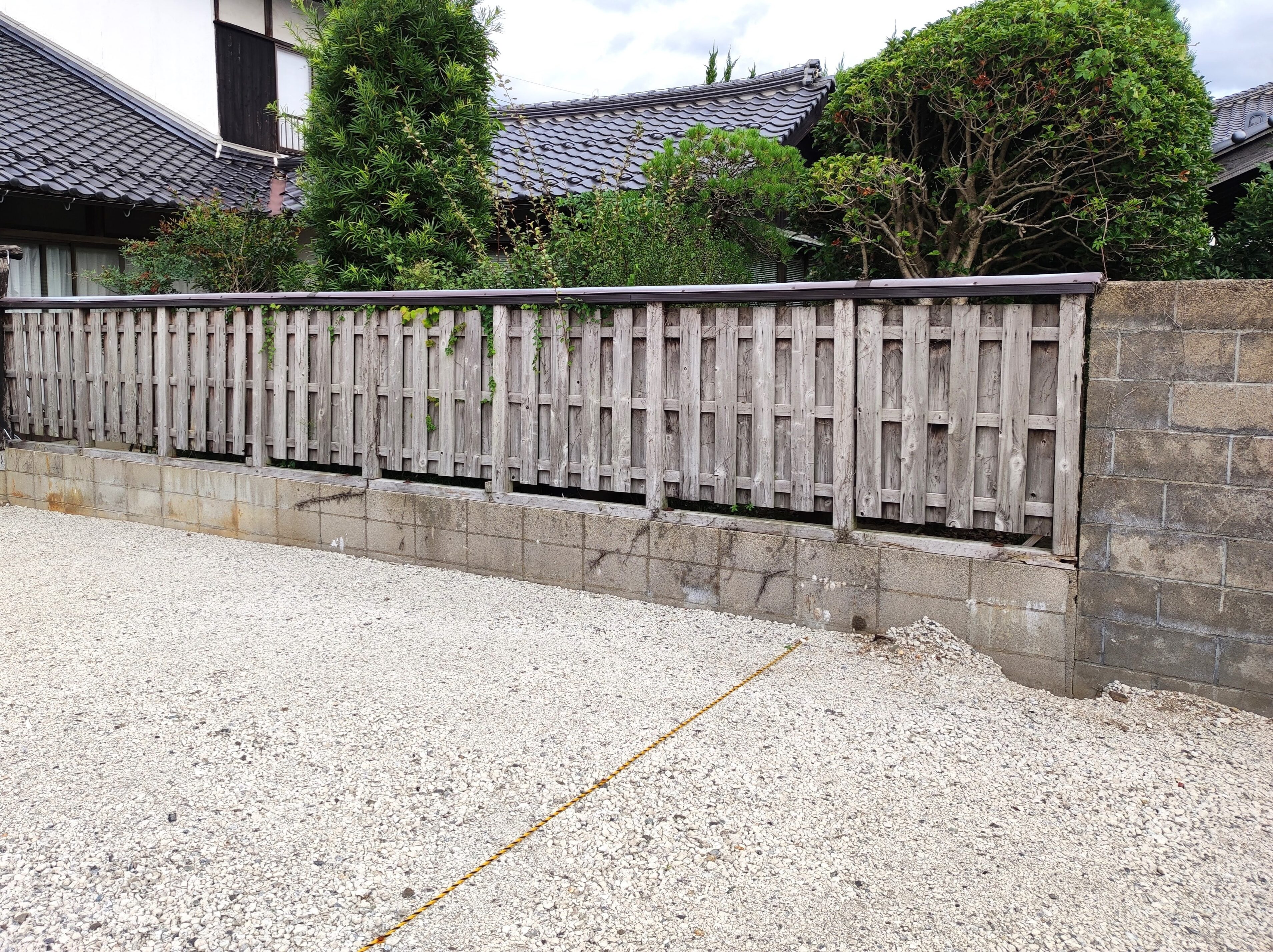 益田市 外構リフォーム 倒壊の危険がある老朽化した木製フェンス
