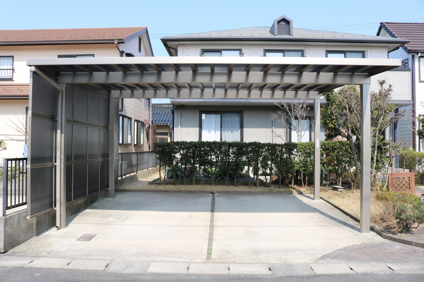 益田市で施工したソルディーポートのカーポート