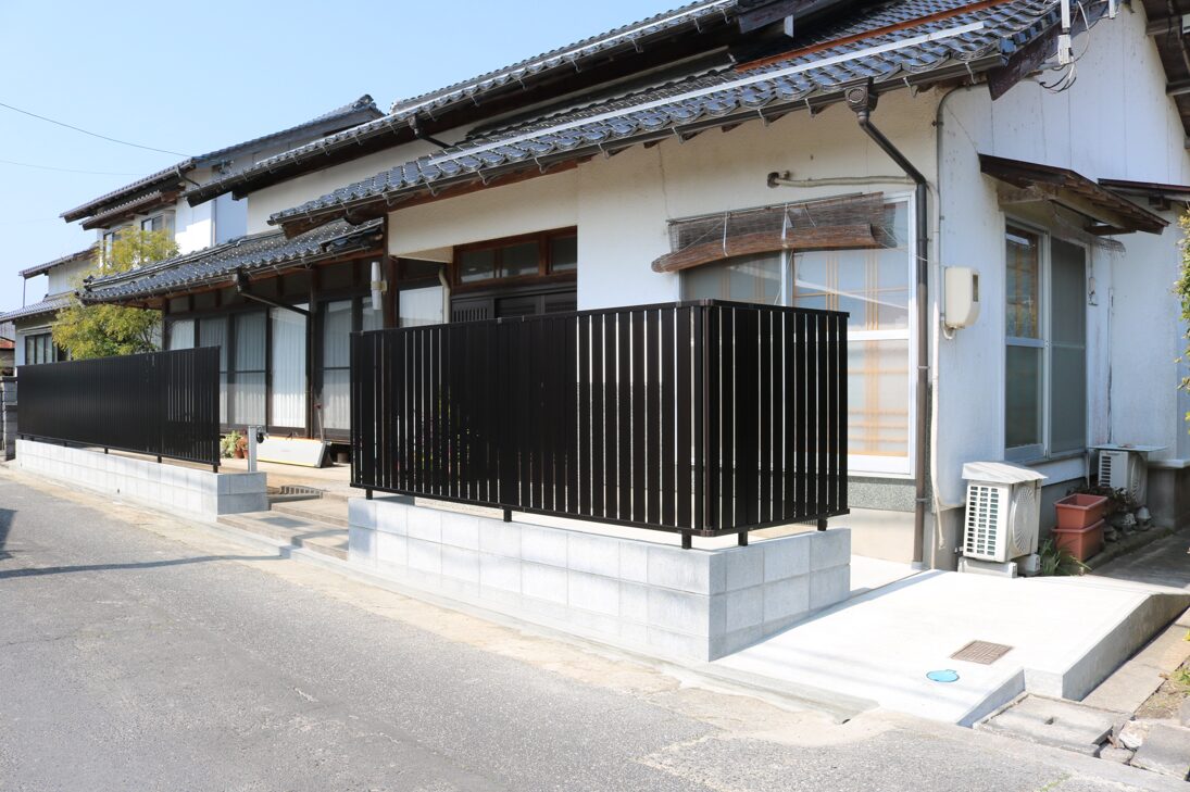 益田市 外構工事 ブロック塀リフォーム後のフェンス付きデザイン